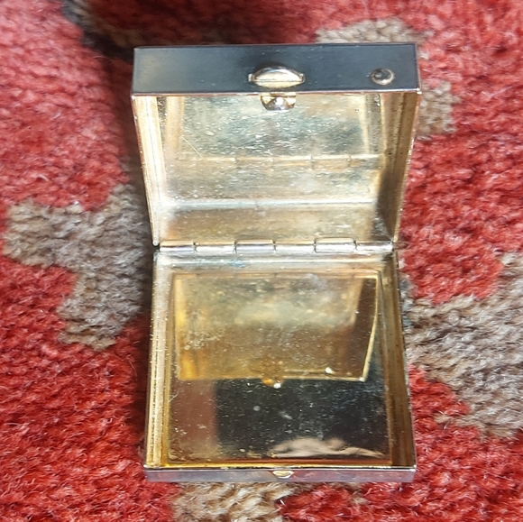Tiny Vintage Box - Picture 6 of 7